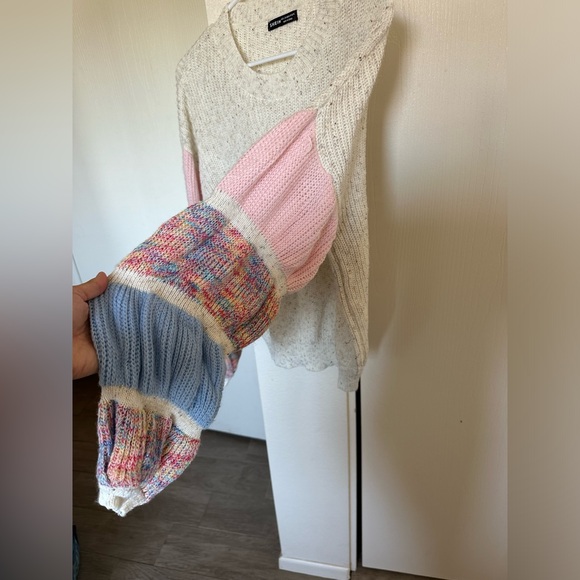 Sweater - Picture 2 of 4